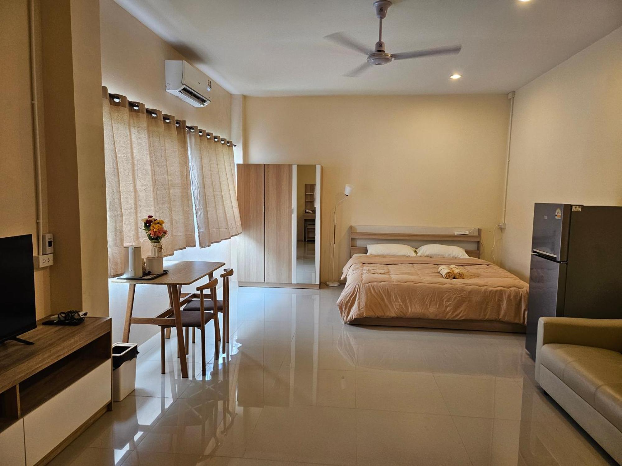 Skypearl Guesthouse & Pub Koh Tao Exteriör bild