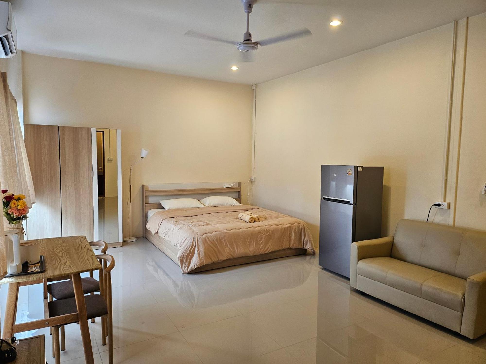 Skypearl Guesthouse & Pub Koh Tao Exteriör bild